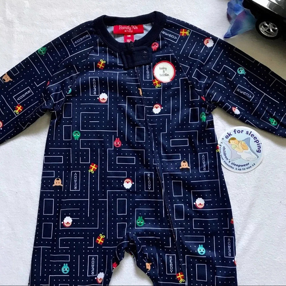 Family PJs NWT Christmas Onesie for Babies 12M - Picture 3 of 8